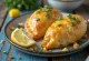Chileläinen empanada de pescado, runsaalla kalatäytteellä, rapeassa lehtitaikinassa