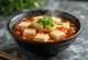 Dubu Jjigae, korealainen tofukeitto kimchillä ja vihanneksilla