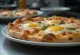 Tuoreeltaan paistettu munakoisopizza