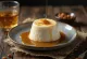 Viski-pannacotta tarjoiltuna