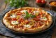 Ghanalaistyylinen pizza mausteisella kanalla