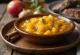 Kaneli-mango-inkiväärichutney tarjoiltuna
